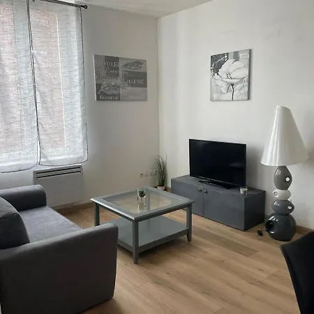 En Duplex, 1e Etage, Proche Commodites Apartman *
